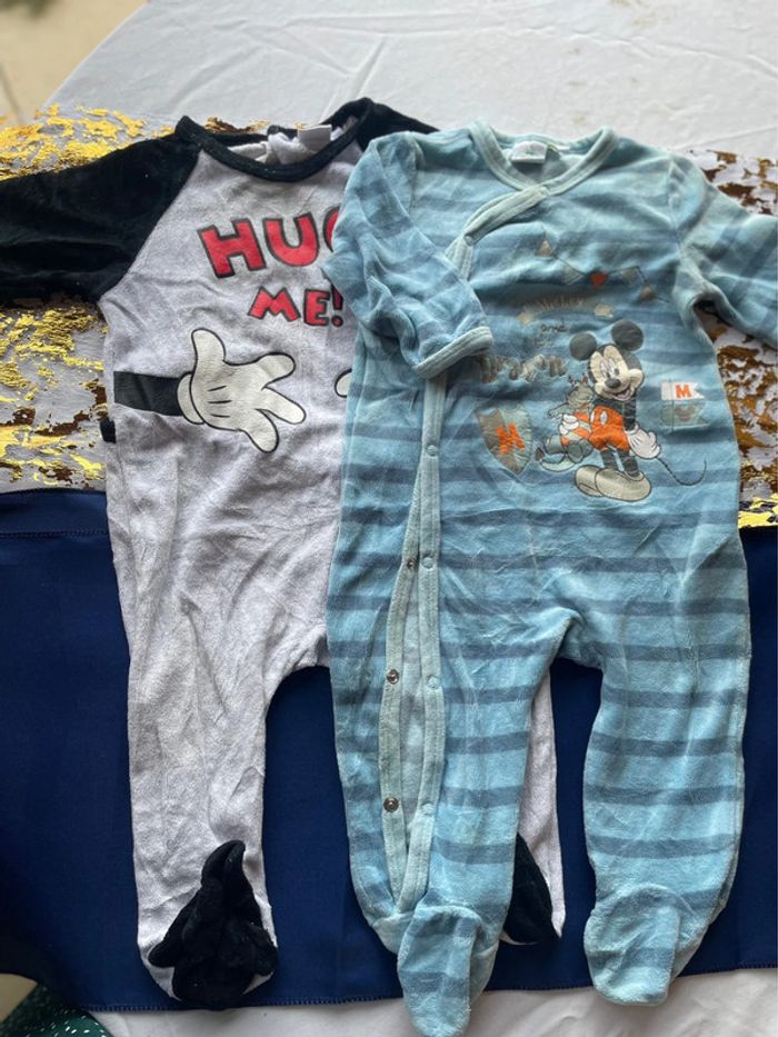 Lot deux pyjamas Mickey 9mois
