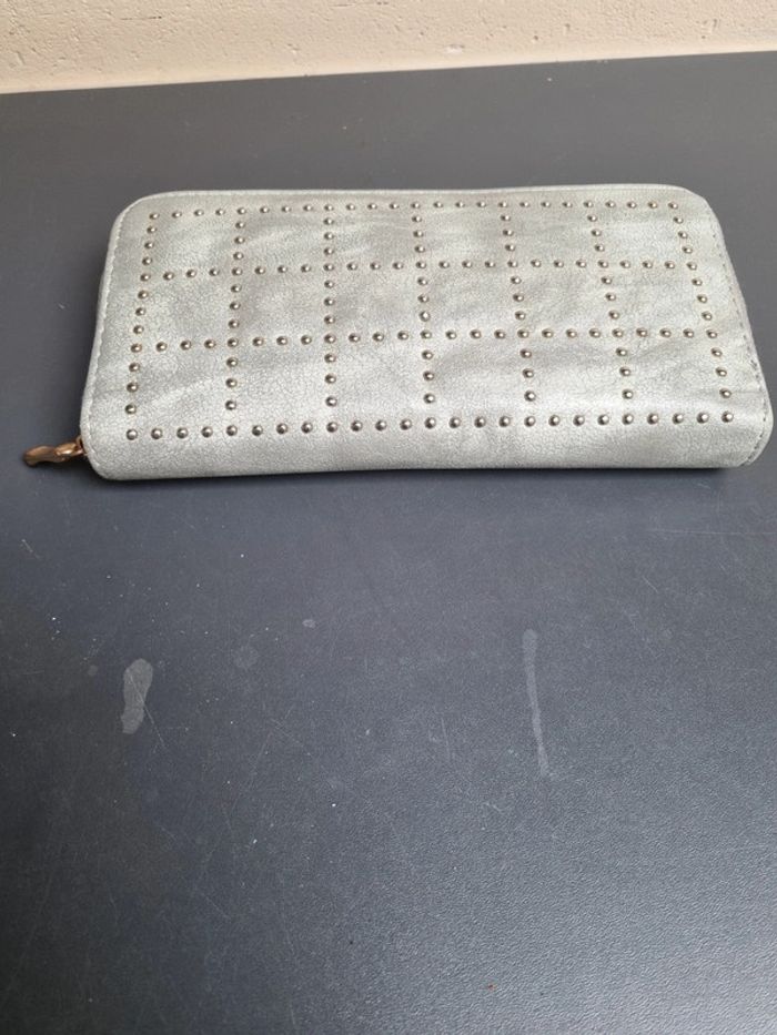 Portefeuille vert pale