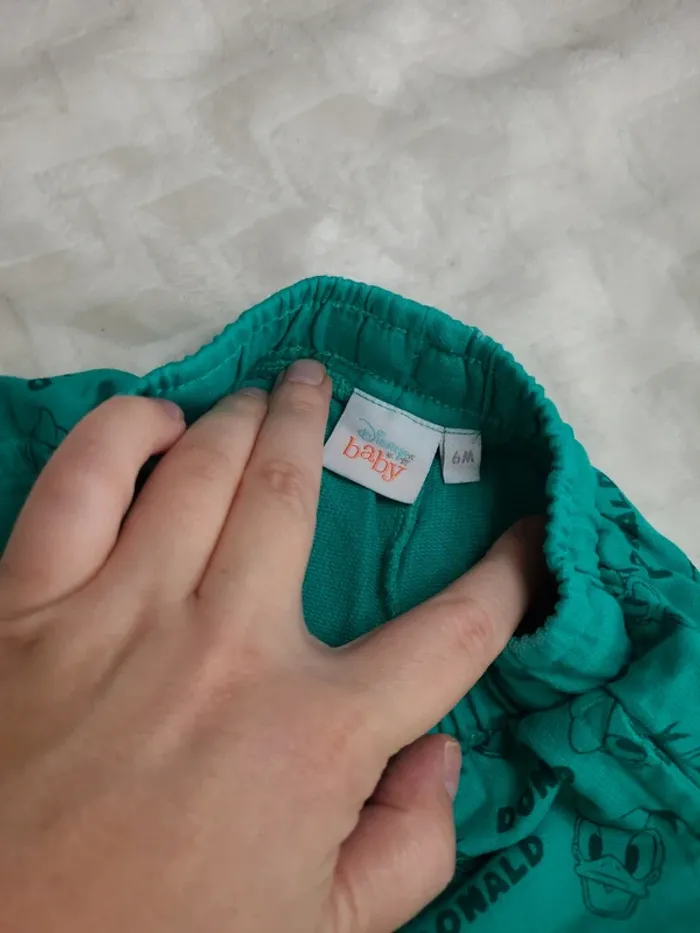 👶Short disney taille 6mois👶 - photo numéro 3