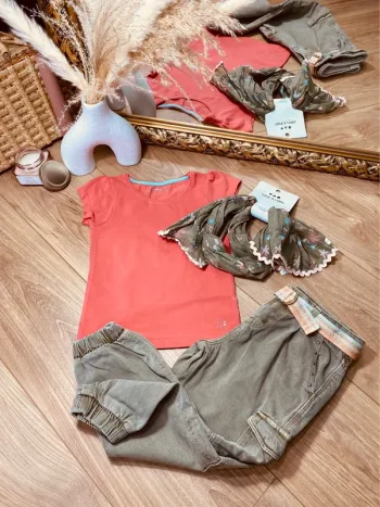 Taille 5 ans tenue 3p fille multimarque corail et kaki * fleurs * 🩷