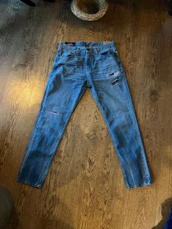 Jean Hollister troué 32X32cm Classic Taper