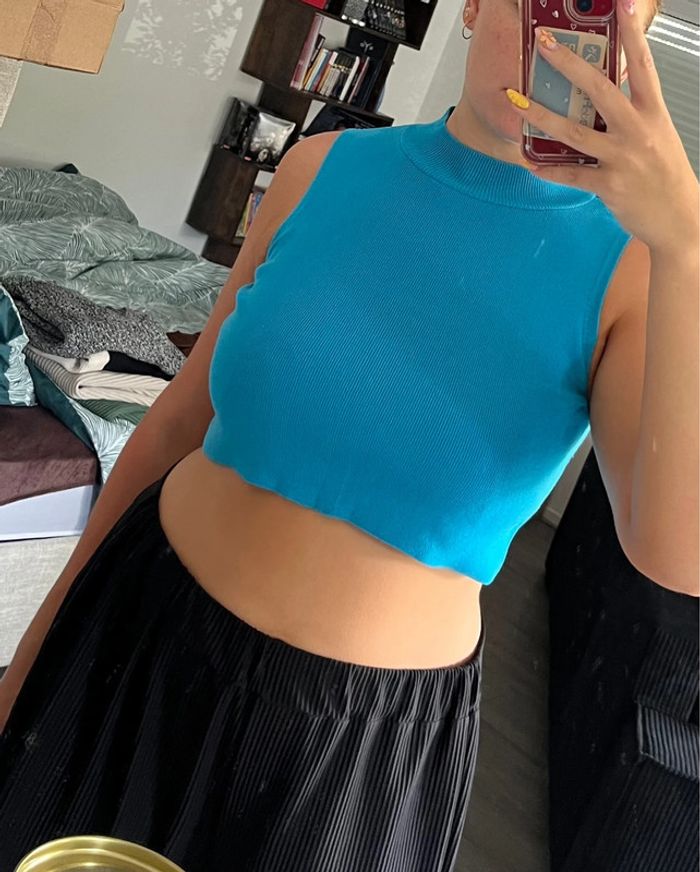 crop top bleu - photo numéro 4