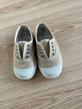 Basket Vulladi dorées taille 25 en toile pailletée