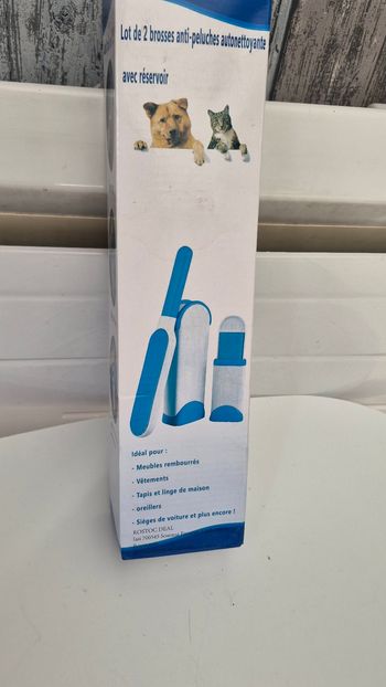 Lot de 2 brosses anti-peluches autonettoyantes