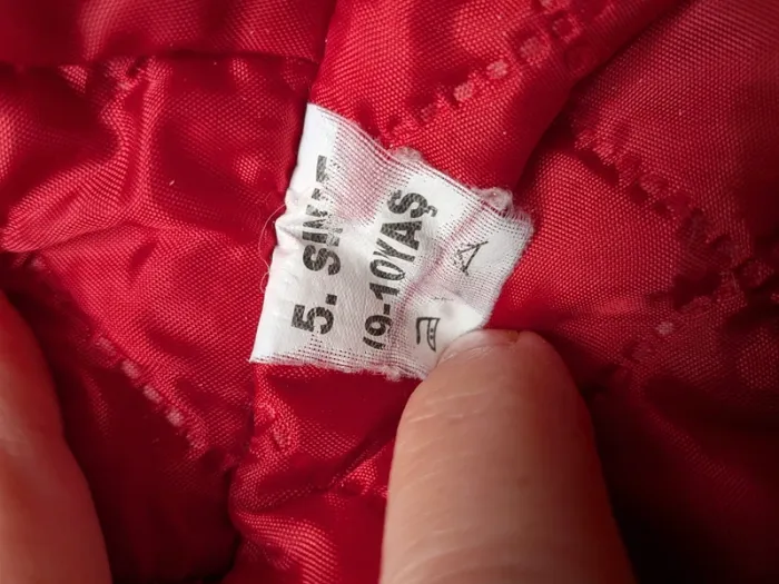 Manteau rouge 9/10 ans - photo numéro 7