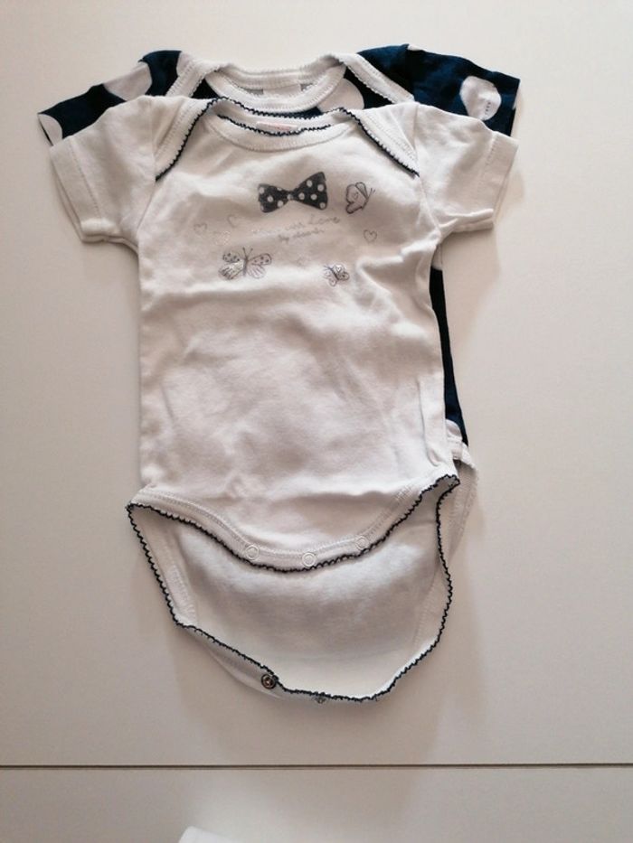 Lot 4 bodies 3 mois - photo numéro 3