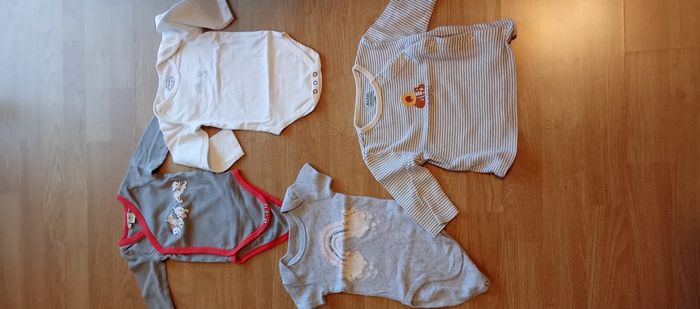 Lot de 25 articles garçon 9mois - photo numéro 4