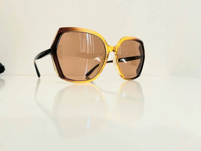 Lunette de soleil femme jaune marron et dorée UV protection catégorie 2 - photo numéro 5