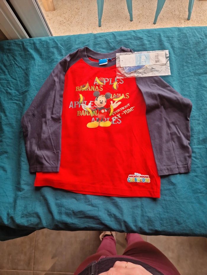 Tee-shirt manche longue rouge