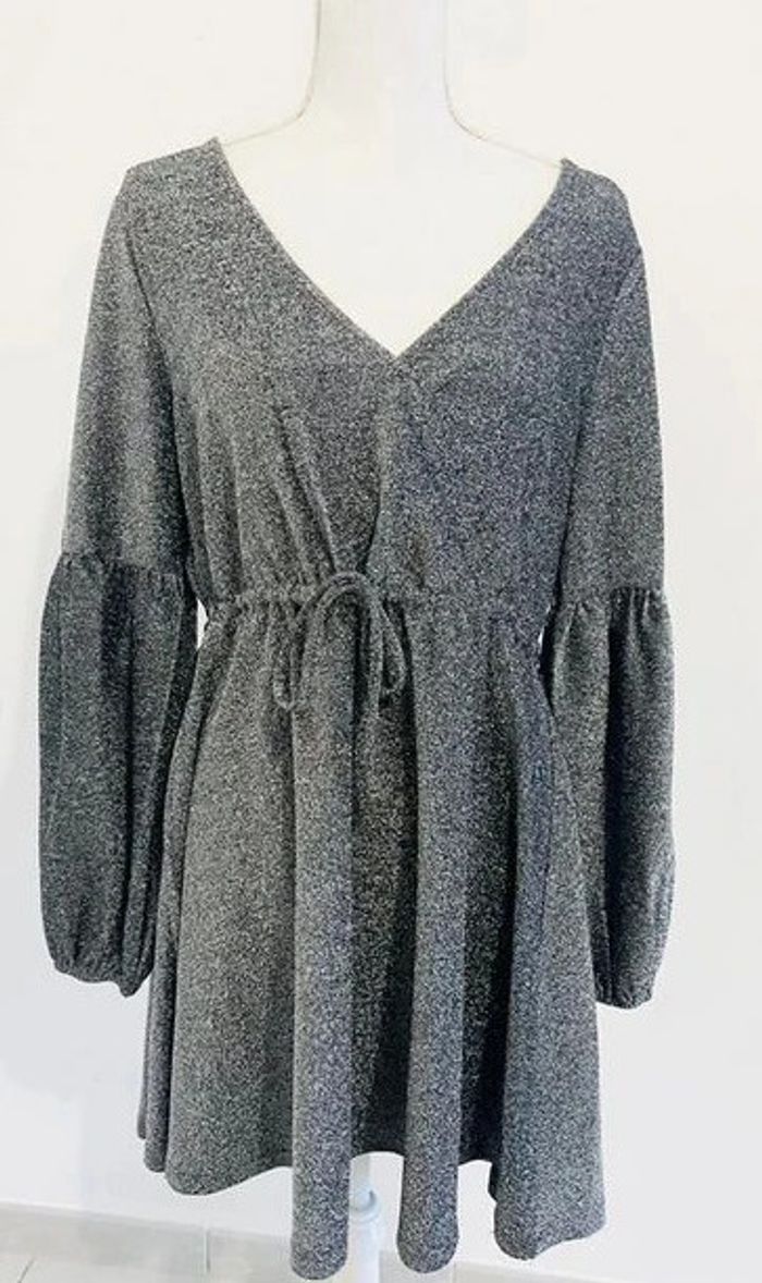 Robe noire brillantes manches resserrées - photo numéro 2