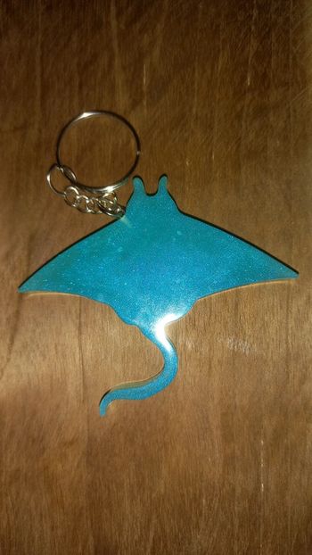 Porte clé marine raie epoxy