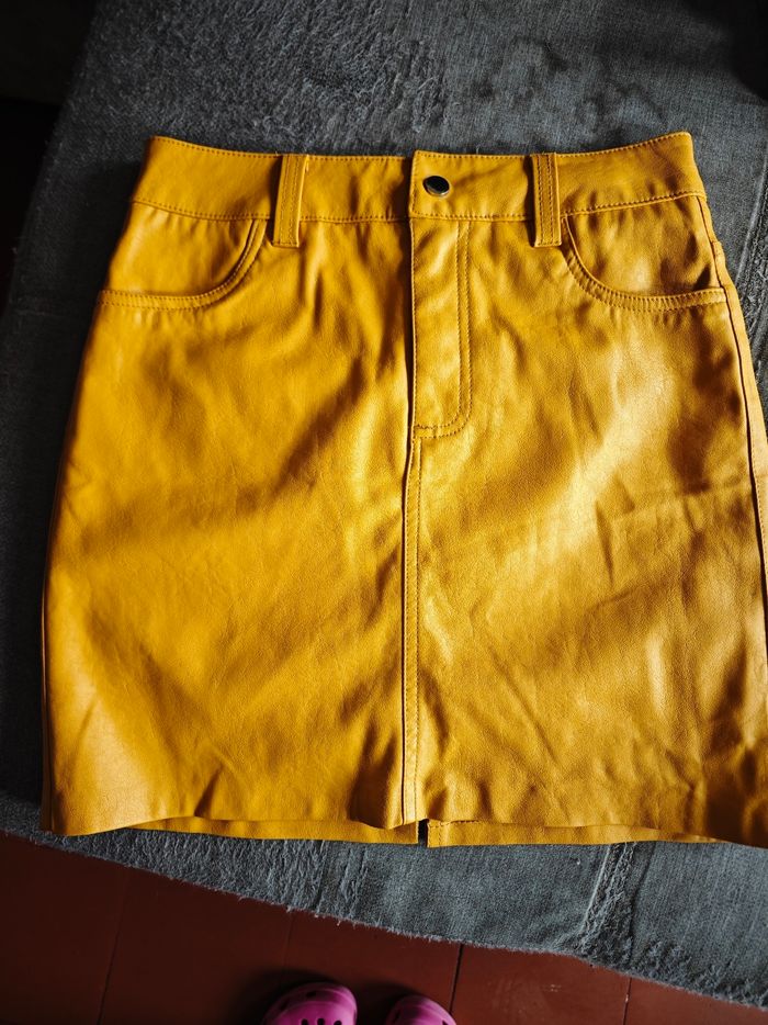 Jupe en simili  taille S parfait état