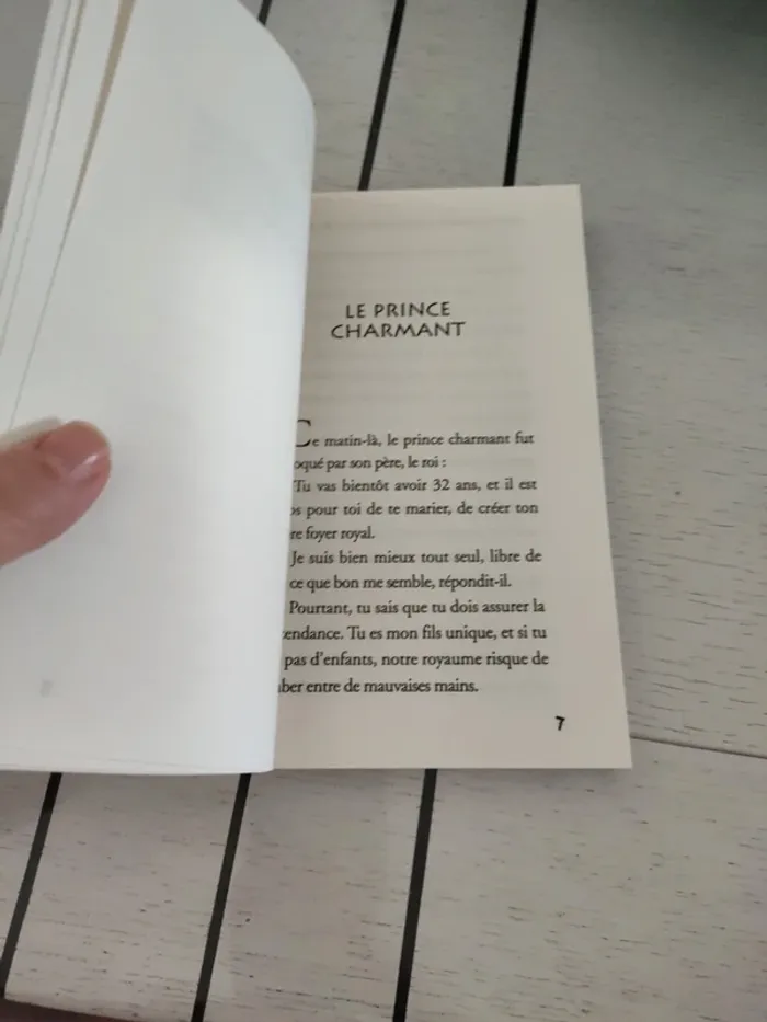 Livre contes d'hier, d'aujourd'hui et de demain - lire c'est partir - photo numéro 2