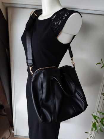 Sac à main cabas noir et doré Monoprix