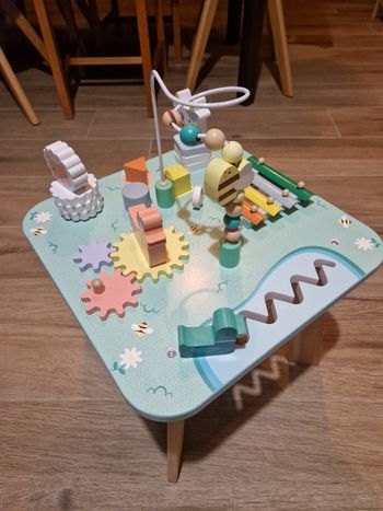 Table d'éveil bébé 12 mois et + -