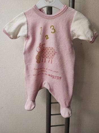 Dors bien bébé fille