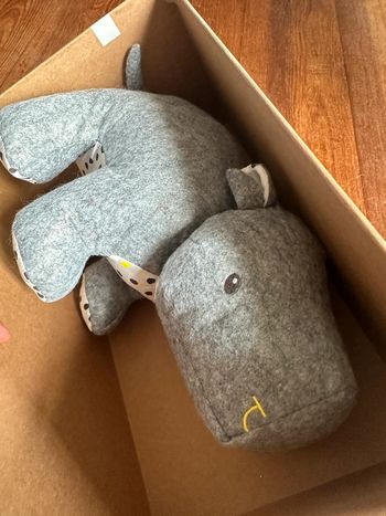 Peluche en feutrine grand hippopotame gris 35cm coffret cadeau Premaman doudou modern pop