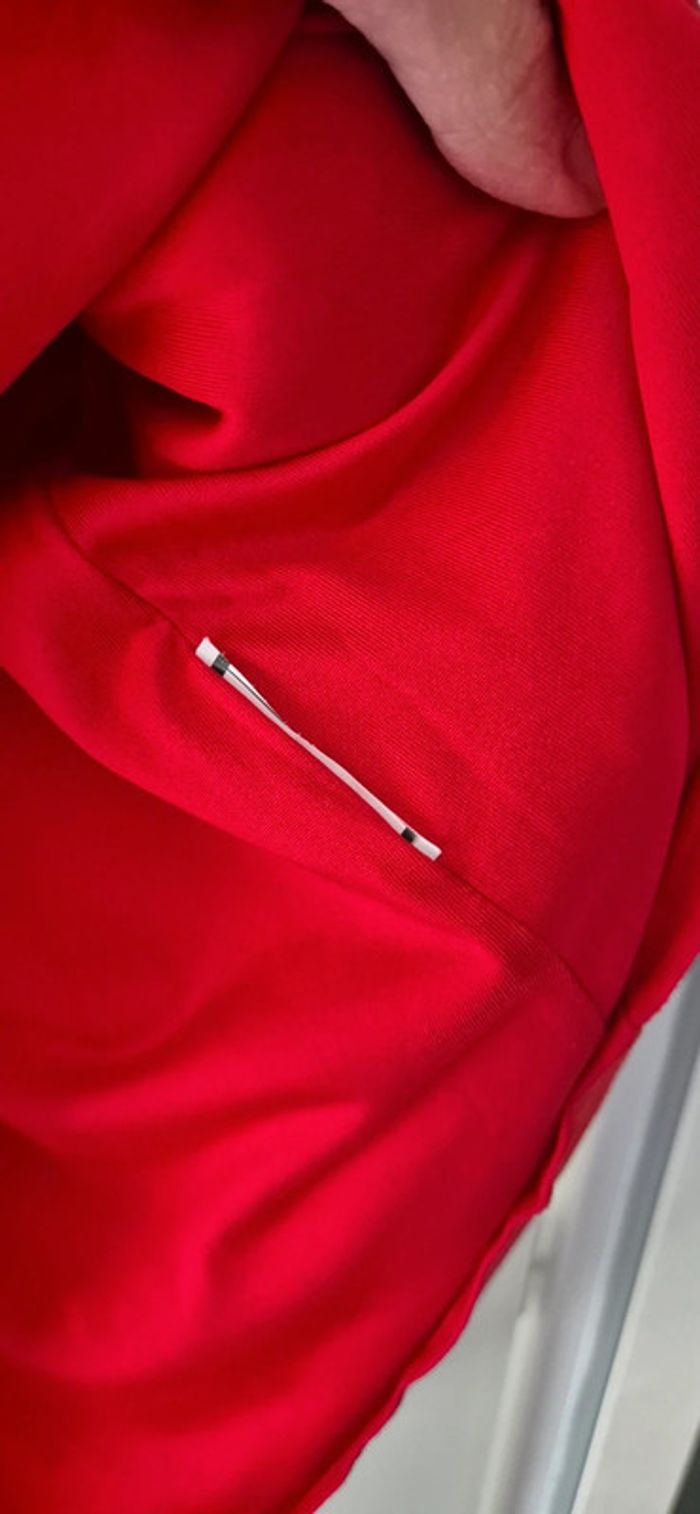 Robe rouge cache cache - photo numéro 8