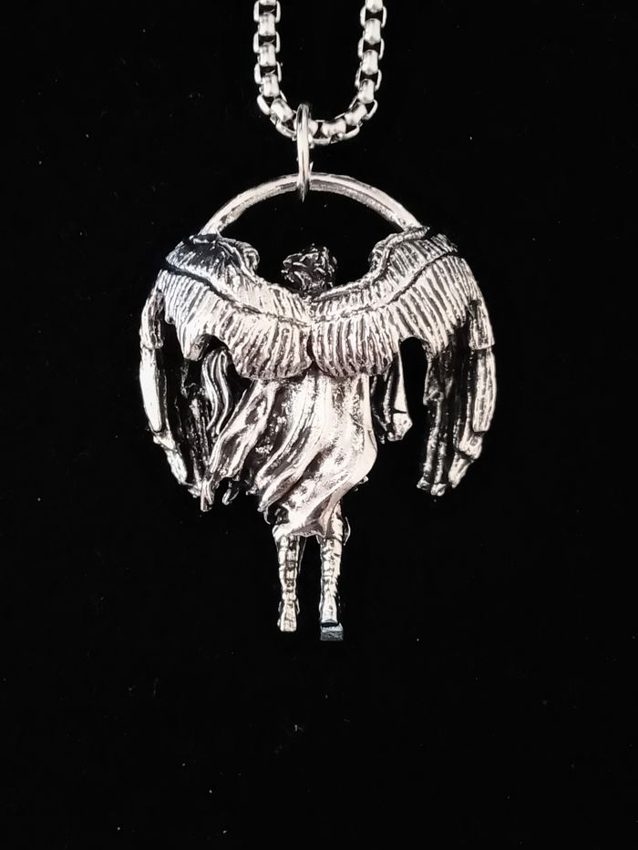 Chaîne + pendentif religieux - photo numéro 5