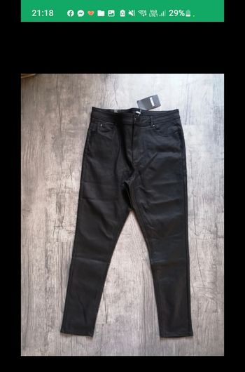 Pantalon noir slim enduit effet simili 46