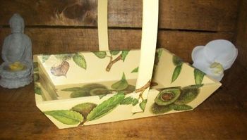 Panier en bois châtaignes.