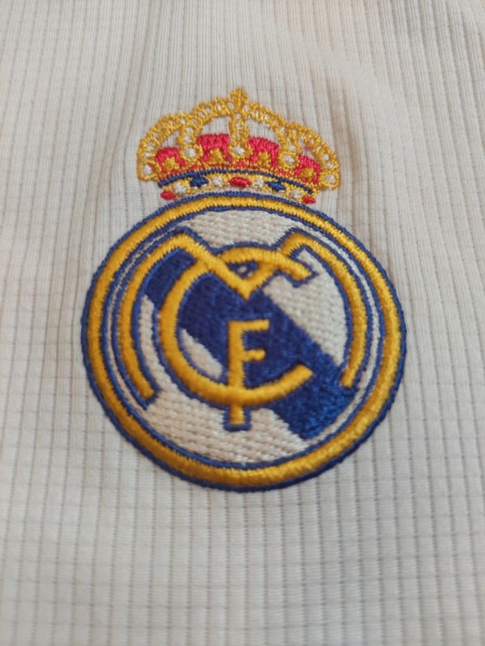 Maillot de foot Real Madrid, Adidas Authentique Officiel taille enfant 11/12 ans - photo numéro 4