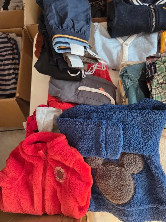 Lot +65 vêtements dont 3 blousons 6 mois garçon - photo numéro 6