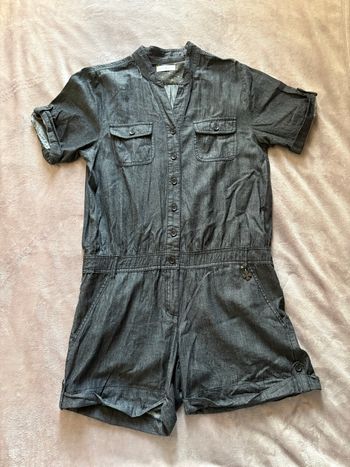 Combi short en jean noir gris foncé cache cache taille 38 en très bon état