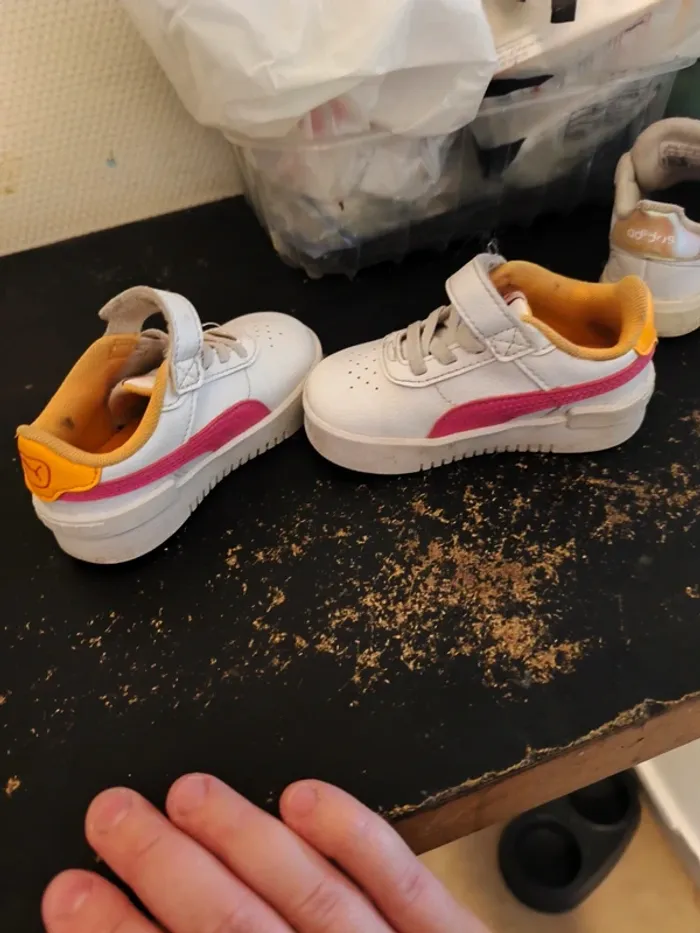 Paire de baskets marque puma pointure 21 - photo numéro 5