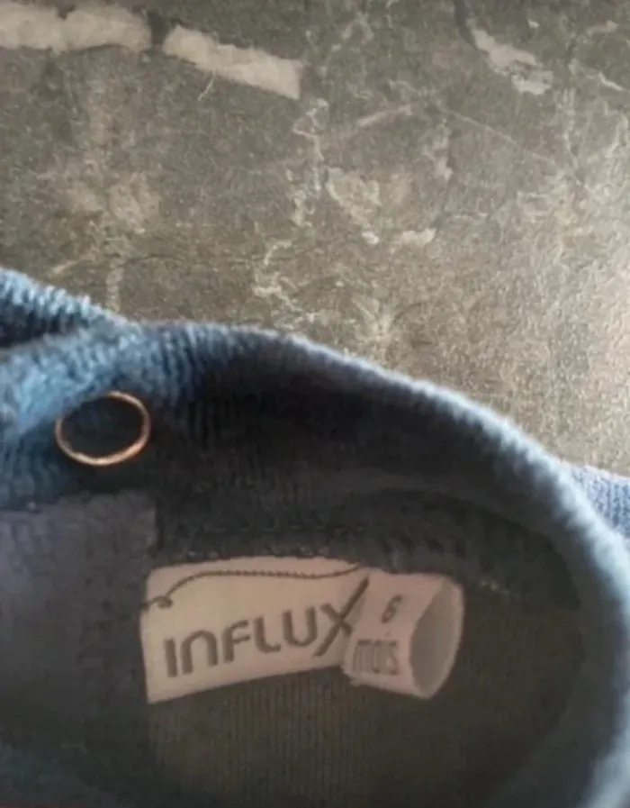 Pyjama marque influx en parfait état. Taille 6 mois - photo numéro 2