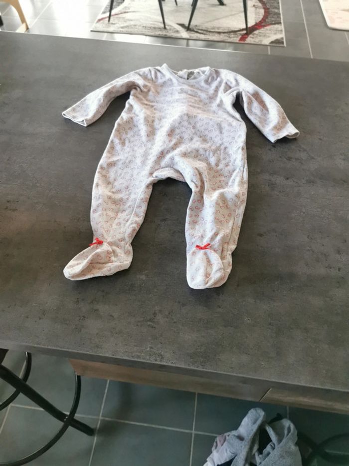 9 pyjamas - photo numéro 10
