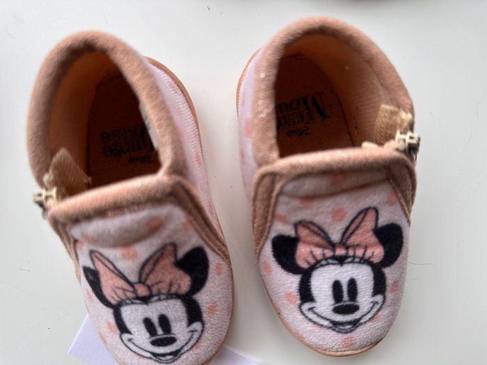 Lot de chaussures taille 19 à 22 - Puma, Minnie et autre - photo numéro 10
