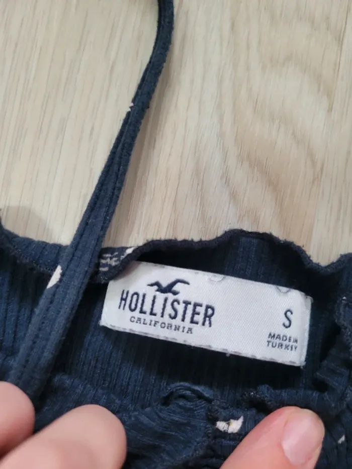 Top court hollister à fleurs - photo numéro 3