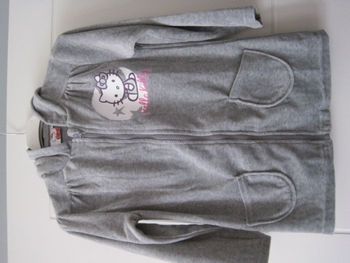 Peignoir ou robe de chambre velours Hello Kitty 6-8ans