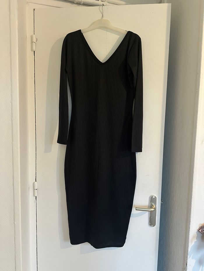 Robe noire été 36 - photo numéro 1