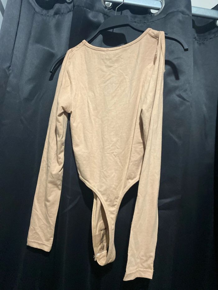 Body épaule dénudée - photo numéro 2