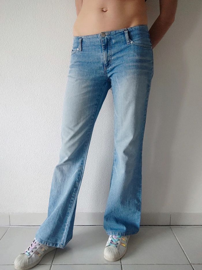 Pantalon Jean Mom évasé patte d'eph bleu clair y2k / Naf Naf - 38/M - photo numéro 3