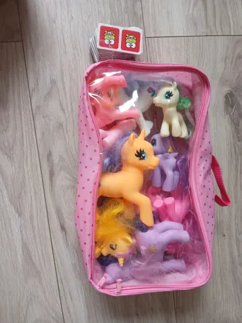 Lot poney et domino hello kitty