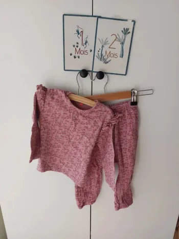 Ensemble à fleurs Hema 12 mois