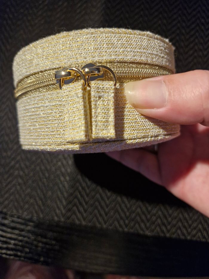 Trousse Dior doré - photo numéro 2