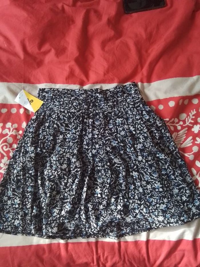 Jupe courte fleuri