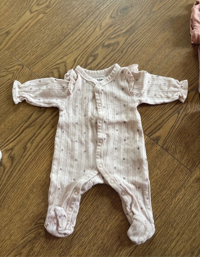 Lot de pyjamas 1 mois - photo numéro 5