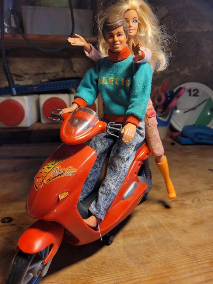 Vends lot barbie et ken vintage , voiture et scooter - photo numéro 8