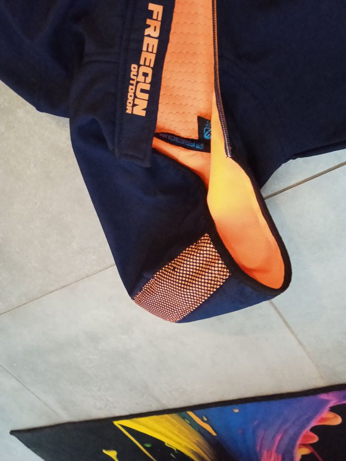 veste à capuche en très bon état freegun - photo numéro 6