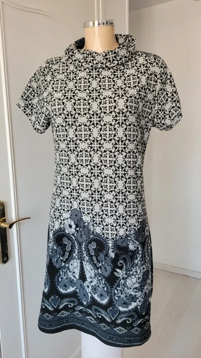 Robe Pull - Taille M/L - photo numéro 2