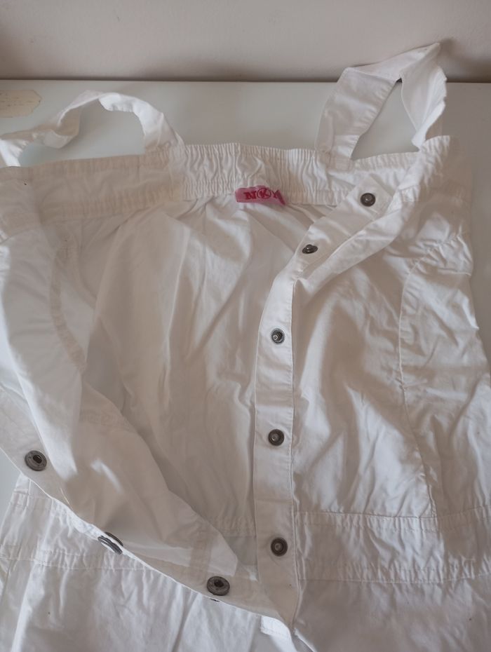 Robe coton blanc. 8 ans . Boutons pressions cœur. Larges bretelles. NKY.. Très bon état - photo numéro 7