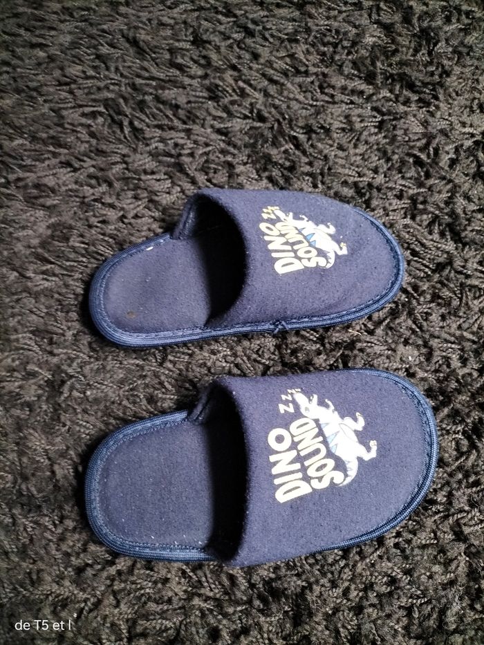 Chausson enfant bleu marine motif dinosaure taille 30 - photo numéro 2