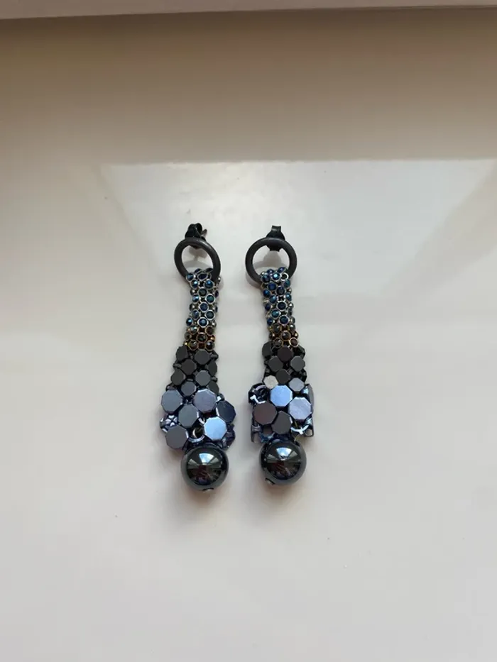 Boucles d’oreilles bleues à pierres