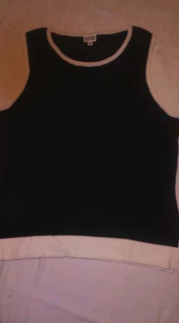 Pull  sans manche  noir  et  blanc casse  T40