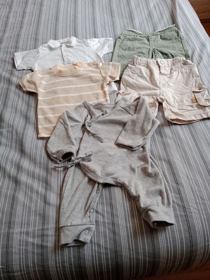 lot de vêtements été taille 9 mois